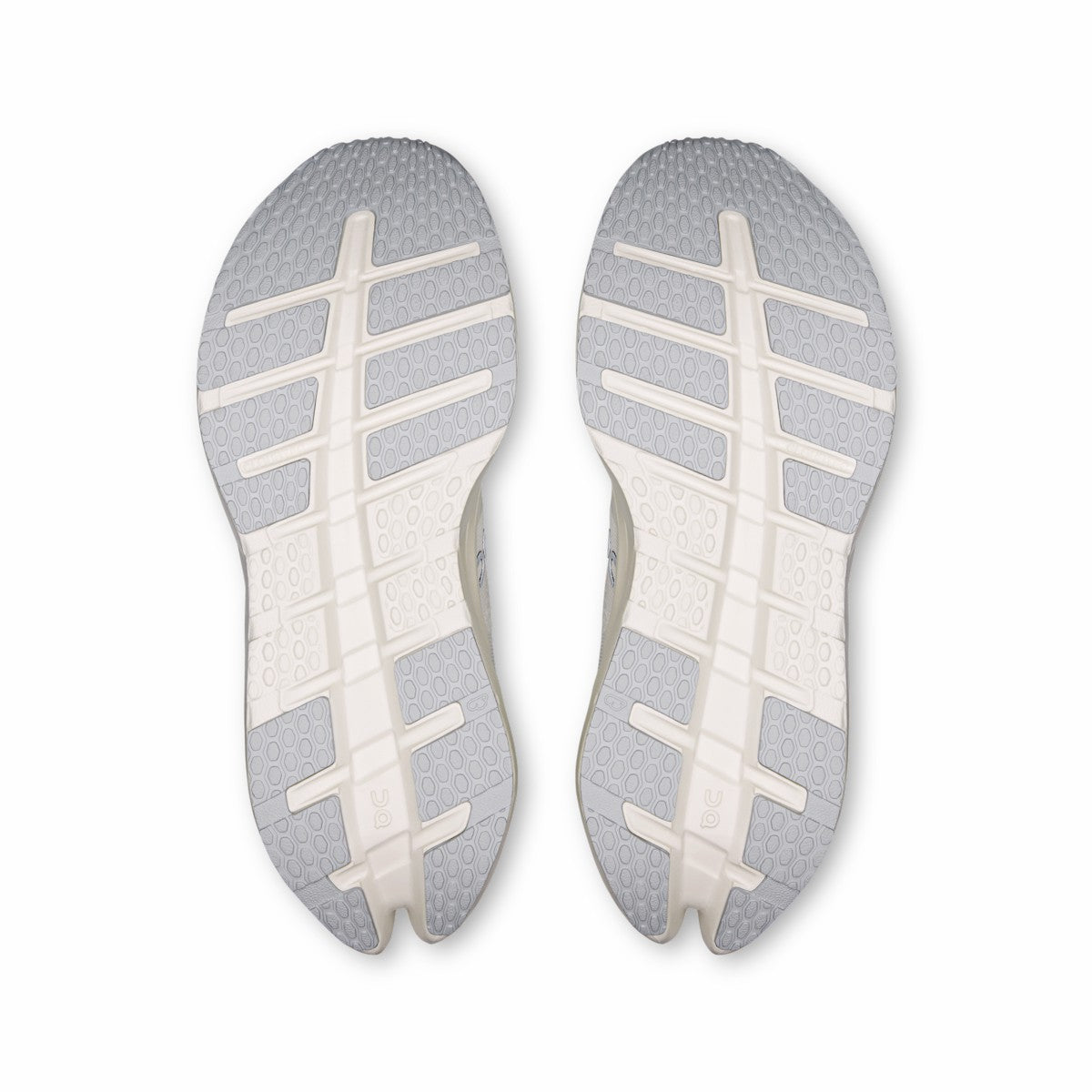 On United States Value | Women's Cloudrunner 3 Wide - White/Ivory