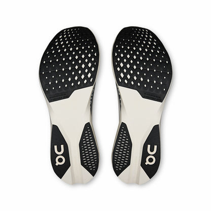 On United States Everyday | LightSpray Cloudboom Strike - White/Black