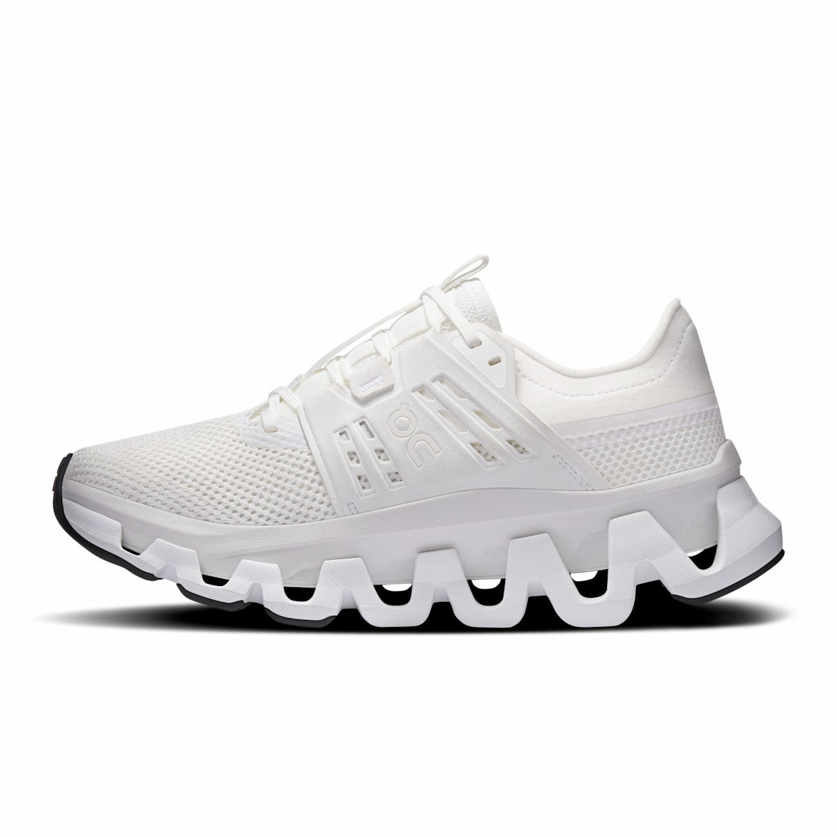 On United States Latest | Women's Cloudswift Amp - White/White