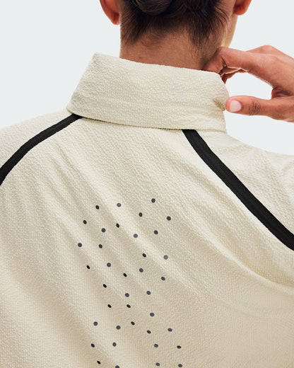 On United States Essential | Women's Performance Volt Jacket - Hare