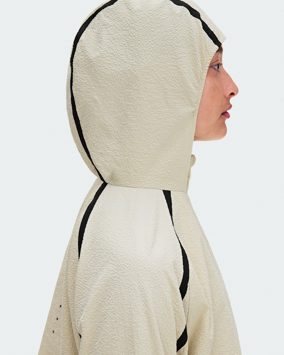 On United States Essential | Women's Performance Volt Jacket - Hare