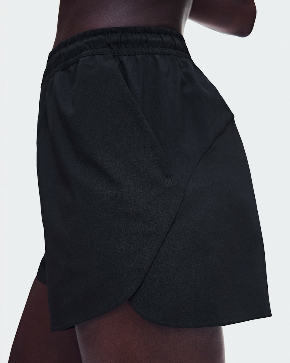 On United States Signature | Women's Train Shorts 3" - Black