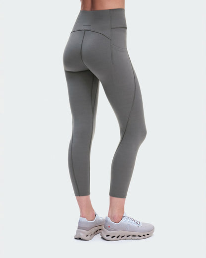 On United States Exclusive | Women's Studio Leggings 7/8 - Ember