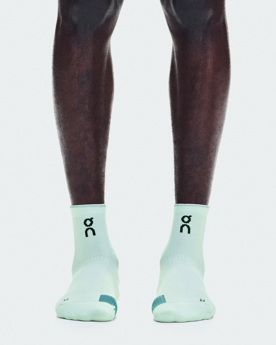 On United States Trending | Performance Run Sock Mid - Flurry/Storm