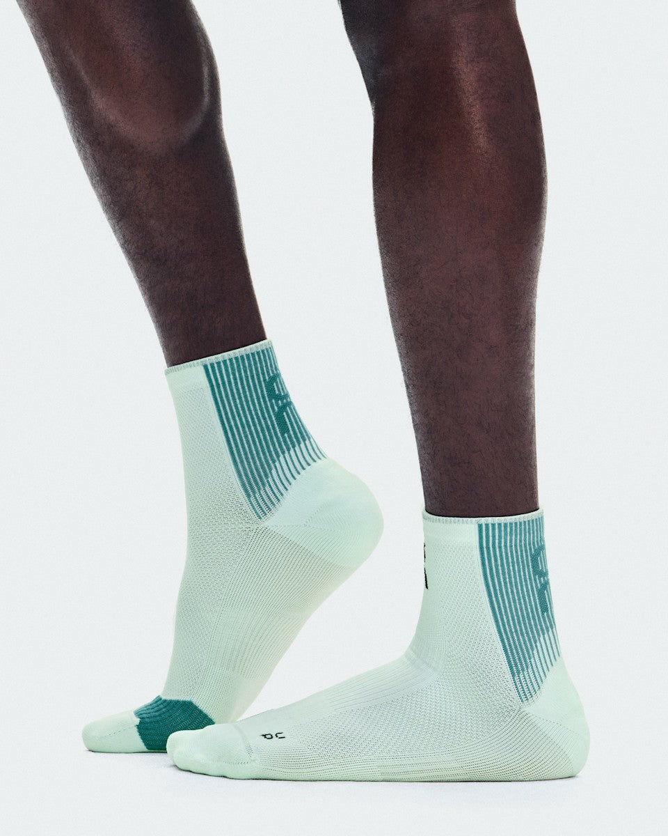On United States Trending | Performance Run Sock Mid - Flurry/Storm