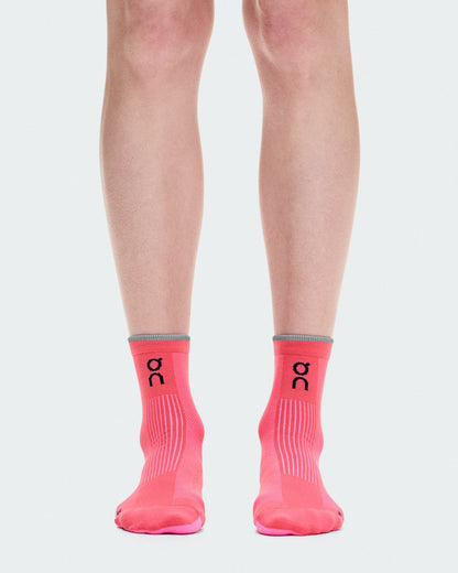 On United States Recommended | Elite Run Sock Mid - Camellia/Azalea