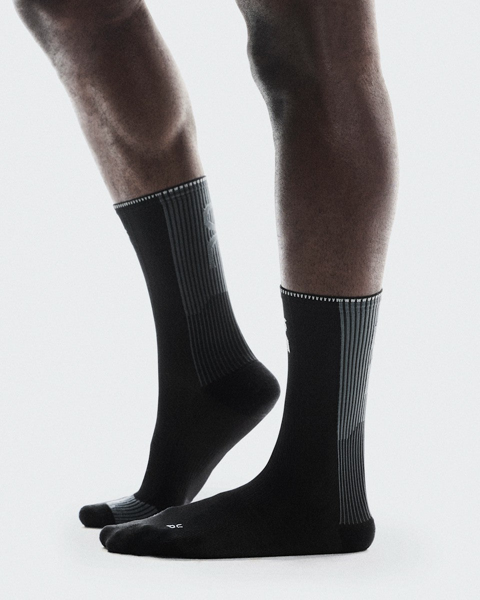On United States Discount | Performance Run Sock High - Black/Eclipse