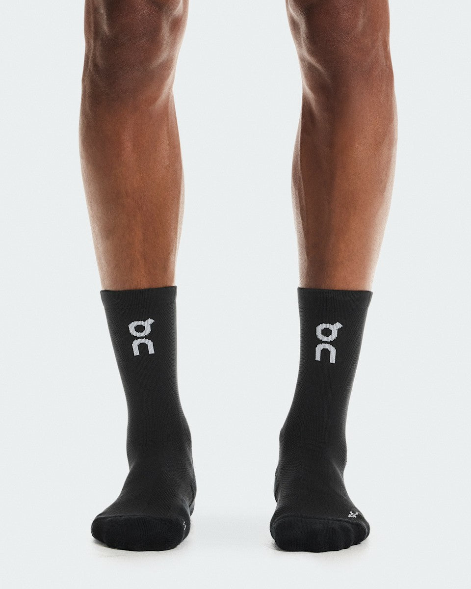 On United States Recommended | Core Run Sock High 2P - Black
