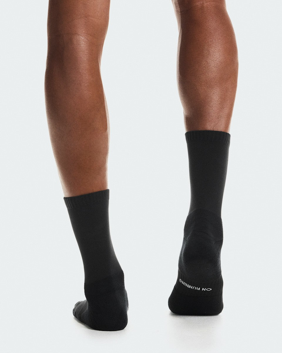 On United States Recommended | Core Run Sock High 2P - Black