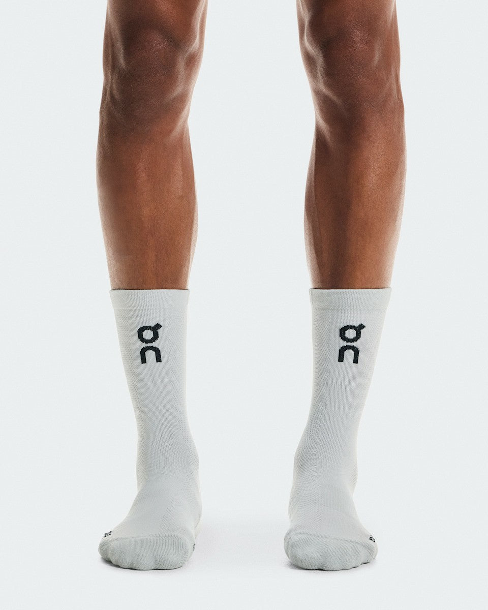 On United States Recommended | Core Run Sock High 2P - Glacier