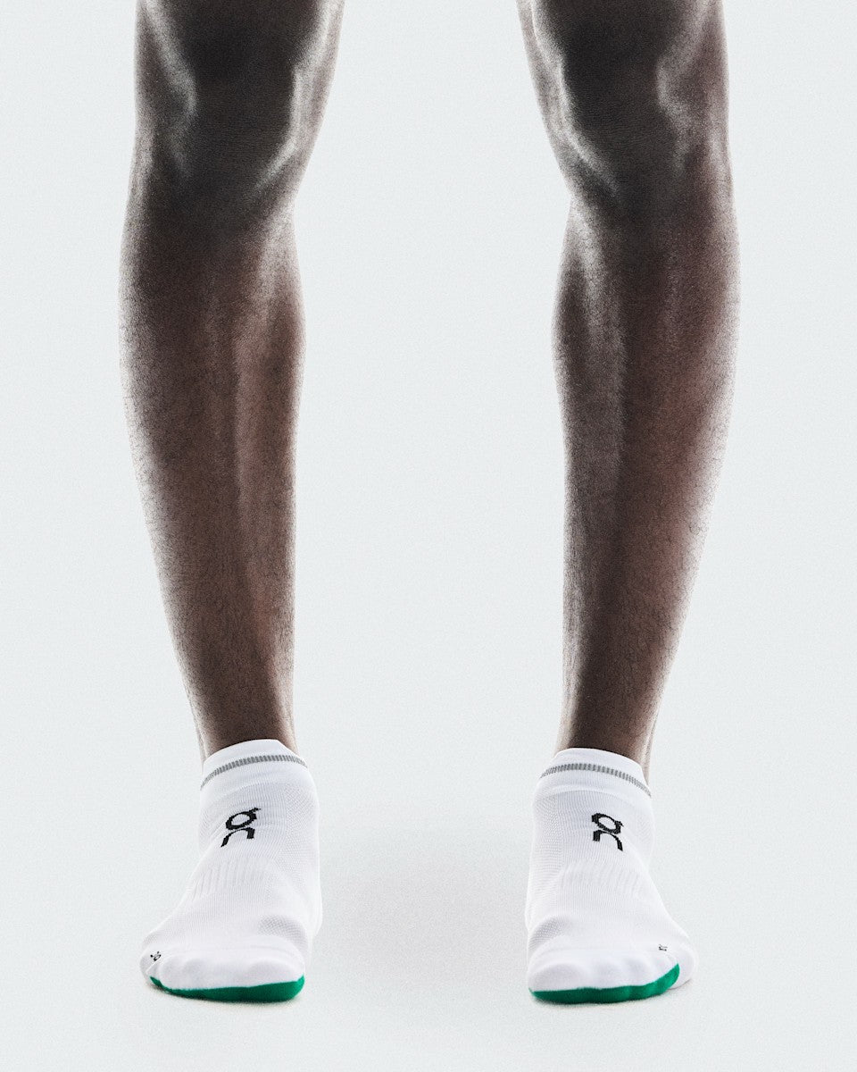 On United States Essential | Elite Run Sock Low - White/Ivory
