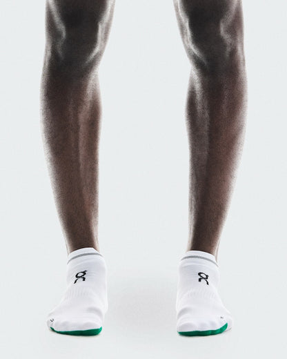 On United States Essential | Elite Run Sock Low - White/Ivory