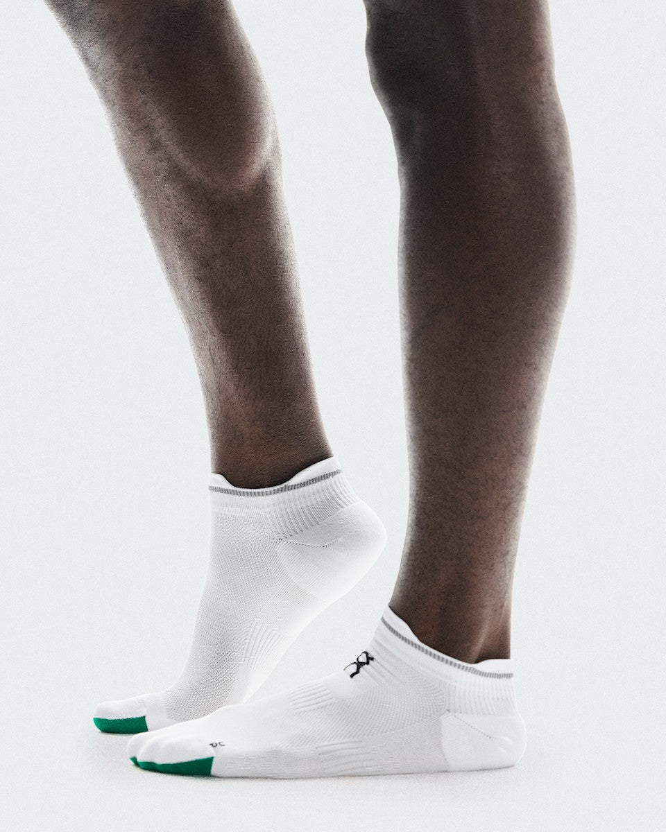 On United States Essential | Elite Run Sock Low - White/Ivory