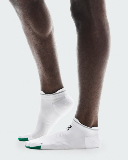 On United States Essential | Elite Run Sock Low - White/Ivory