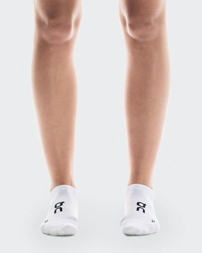 On United States Signature | Core Run Sock Low 2P - White