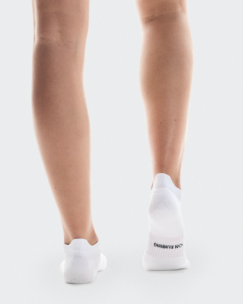 On United States Signature | Core Run Sock Low 2P - White