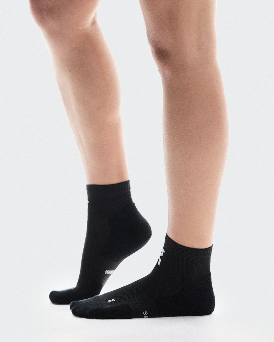On United States Trusted | Core Run Sock Mid 2P - Black