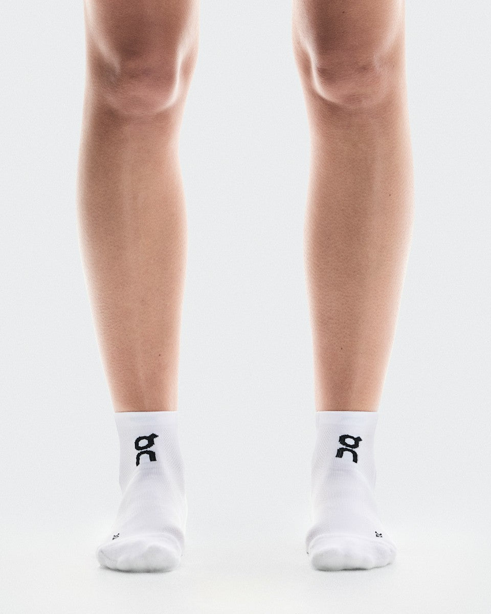 On United States Smart Buy | Core Run Sock Mid 2P - White