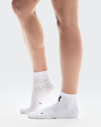 On United States Smart Buy | Core Run Sock Mid 2P - White