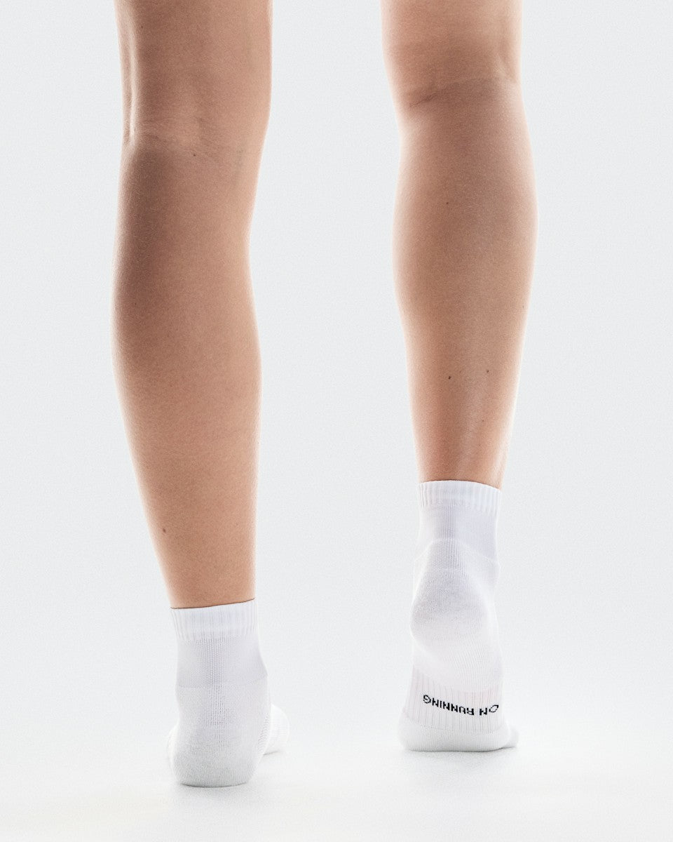 On United States Smart Buy | Core Run Sock Mid 2P - White
