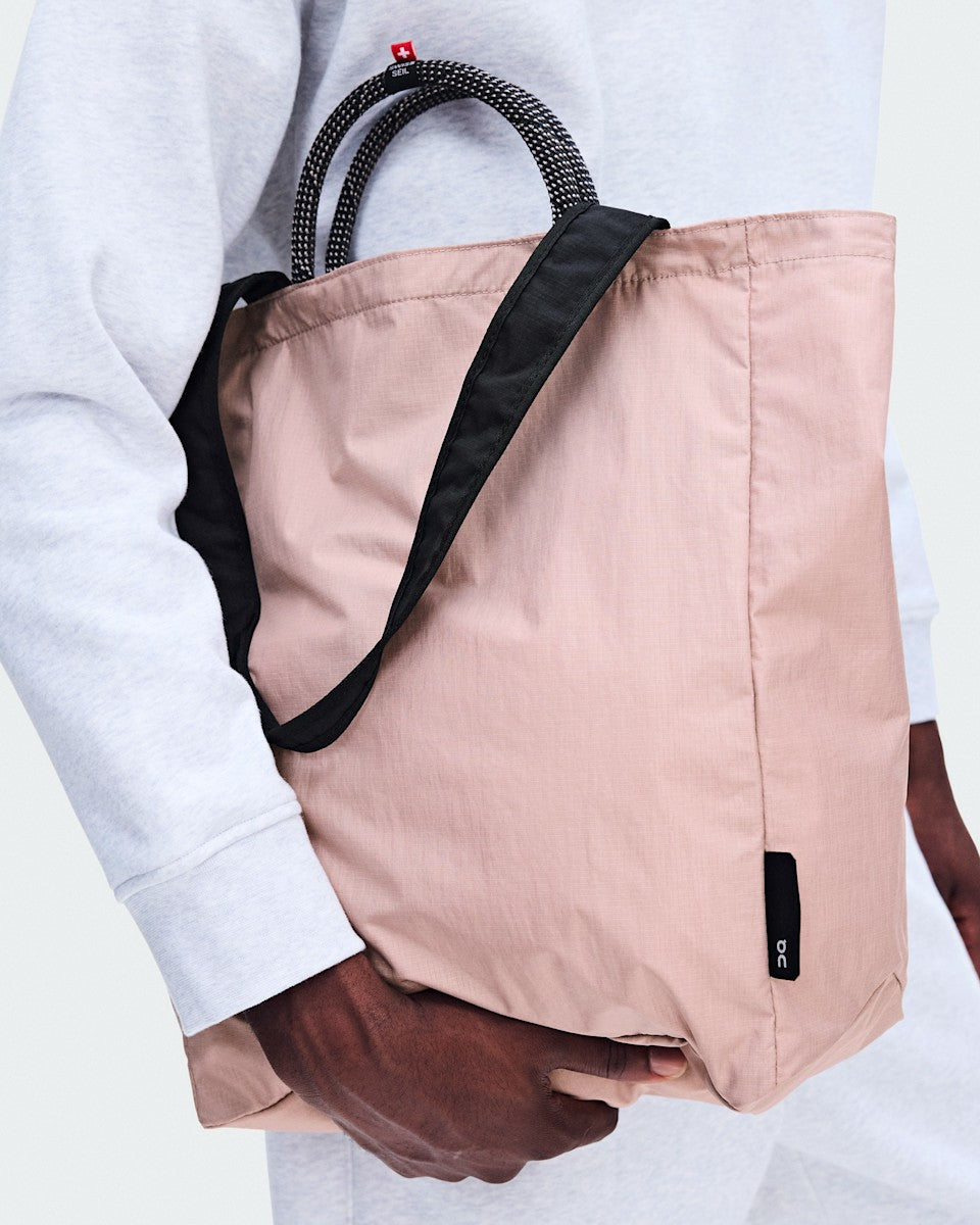 On United States Popular | Tote Pack 25L - Biscuit/Black