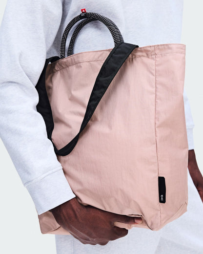 On United States Popular | Tote Pack 25L - Biscuit/Black