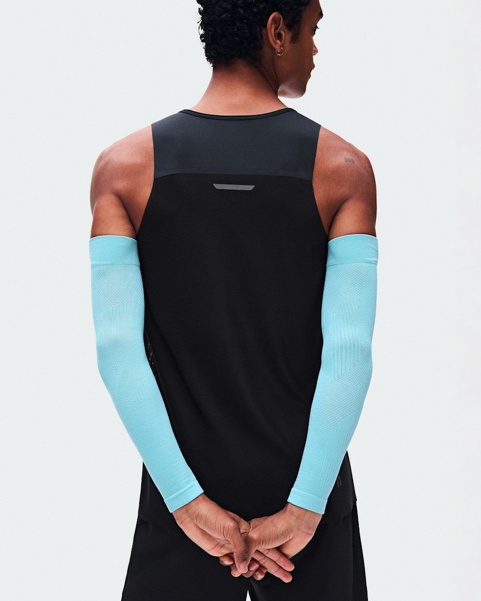 On United States Essential | Performance Arm Sleeves - Wash