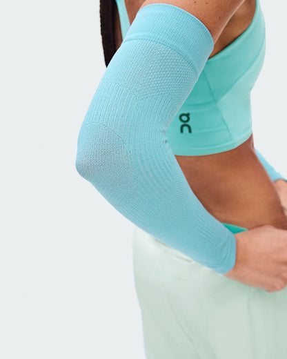 On United States Essential | Performance Arm Sleeves - Wash