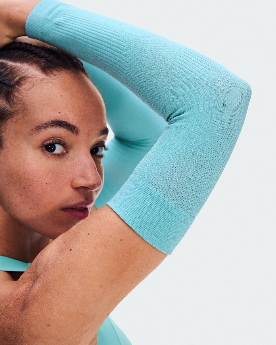 On United States Essential | Performance Arm Sleeves - Wash