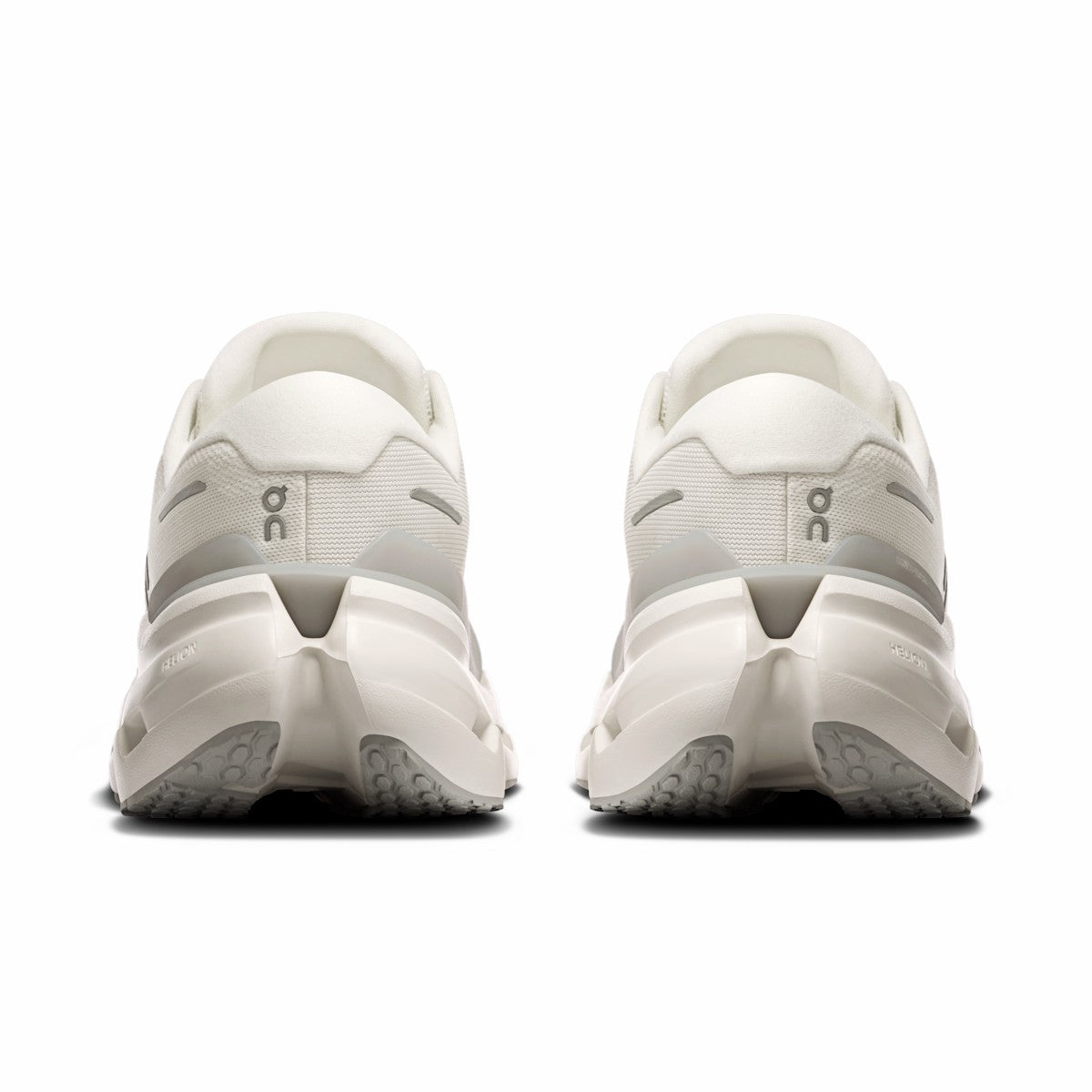 On United States Great Value | Men's Cloudrunner 3 - White/Glacier