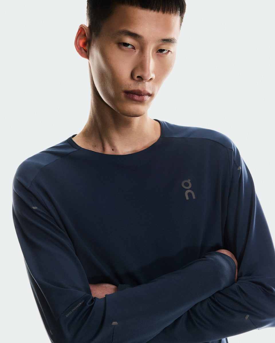 On United States Latest | Men's Performance Long-T - Navy/Black