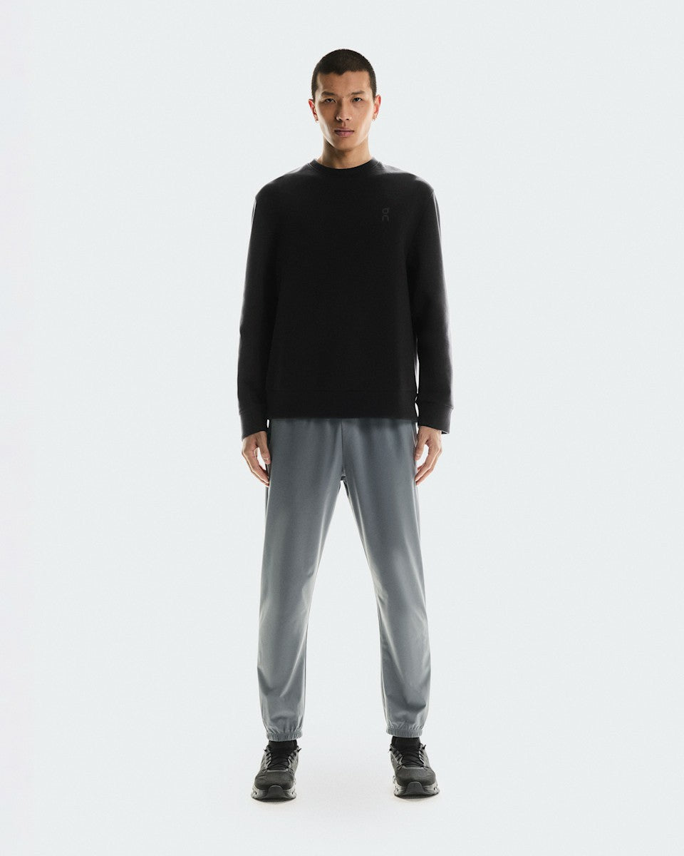 On United States Quality | Men's Focus Tech Crew - Black