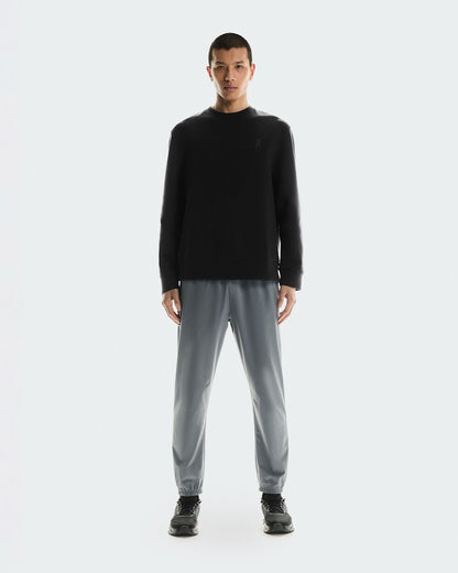 On United States Quality | Men's Focus Tech Crew - Black