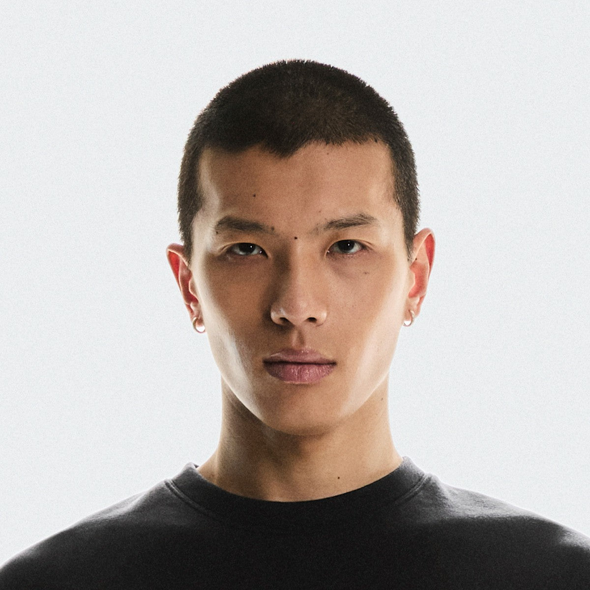 On United States Quality | Men's Focus Tech Crew - Black