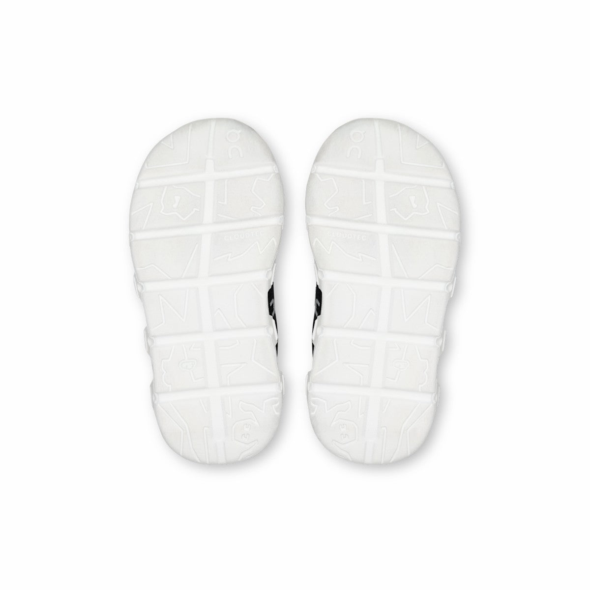 On United States Trending | Cloud Dash - Black/White