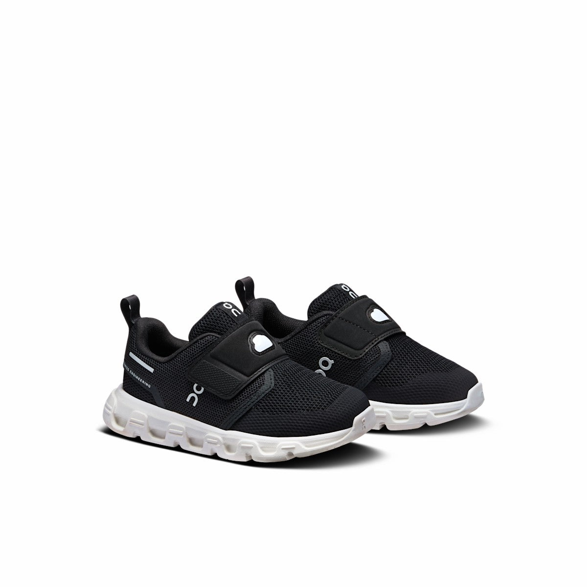 On United States Trending | Cloud Dash - Black/White